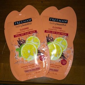 😊2 face masks😊